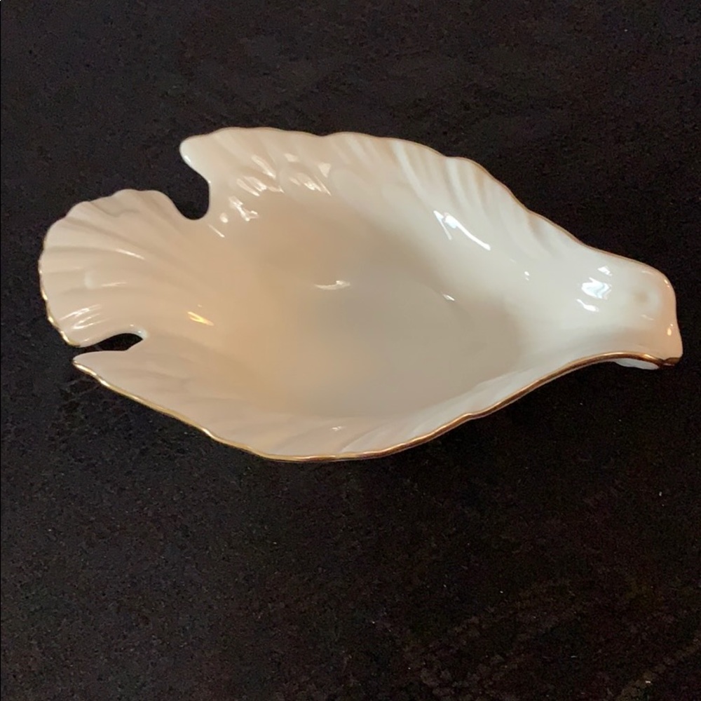 Lenox dove dish